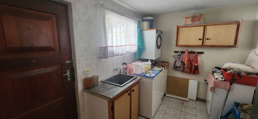 4 Bedroom Property for Sale in Fraaiuitsig Western Cape